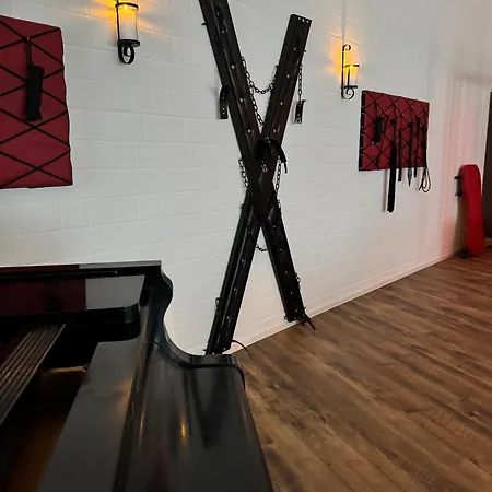 Red Silence - Premium - Fsk18 Lägenhet Bendorf