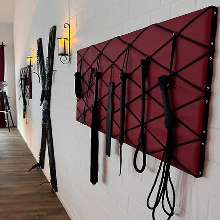 Red Silence - Premium - Fsk18 Lägenhet Bendorf