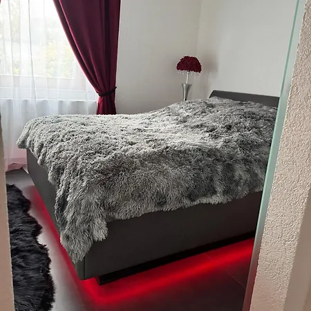 Red Silence - Premium - Fsk18